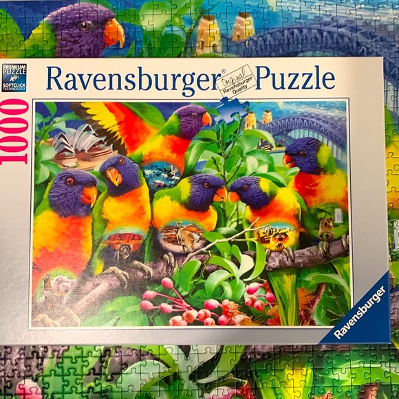 Ravensburger 1000 pc puzzle.   Parrots of Australia - Picture 1 of 3